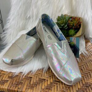NWT TOMS Womens Drizzle Grey Pearlized Metallic Canvas Flats 7.5